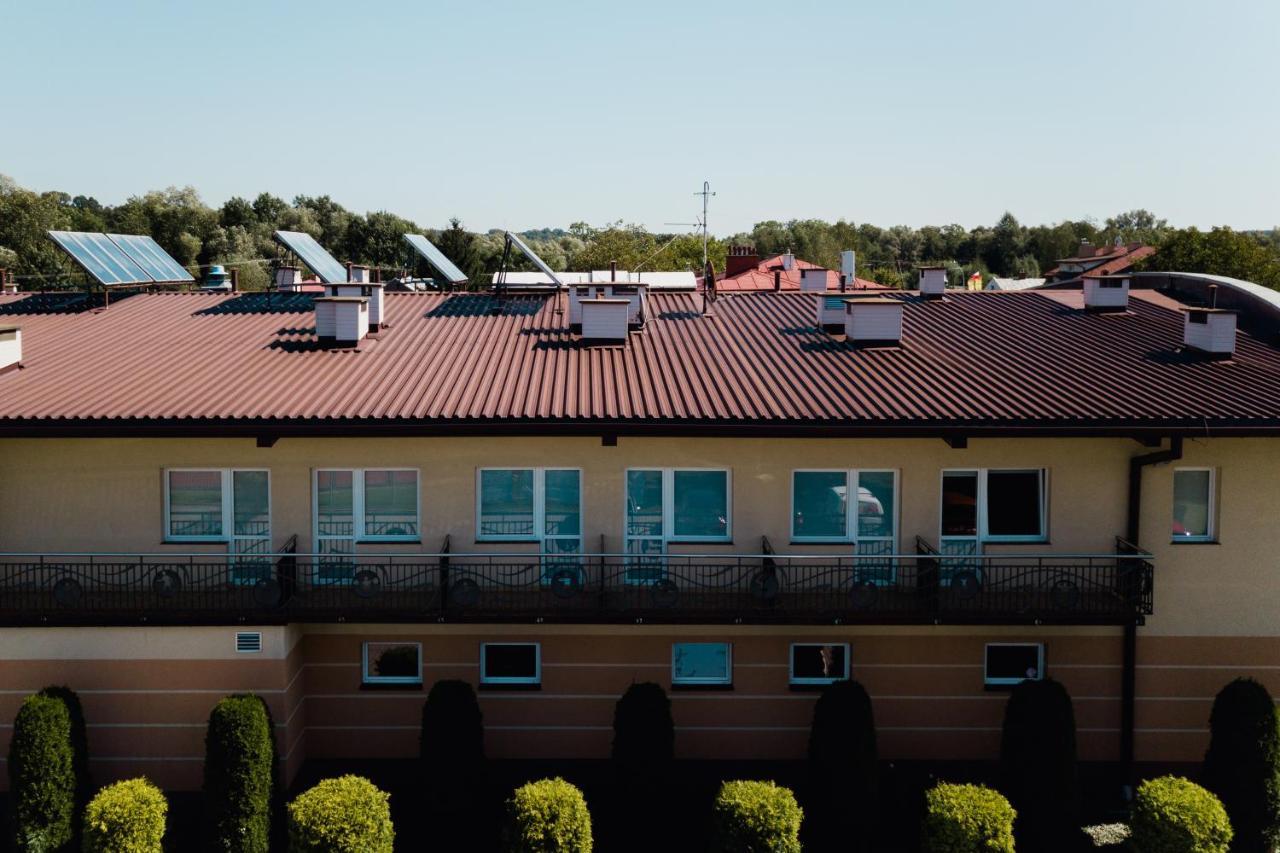 Karpackie Pokoje Hotel Krosno Exterior photo